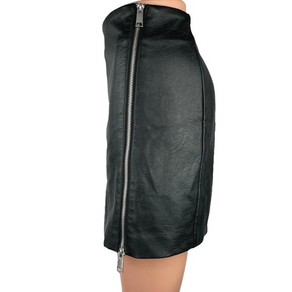 H&M Divided Black Faux Leather Flat Front Zipper Pencil Straight Mini Skirt 2 - Picture 2 of 5
